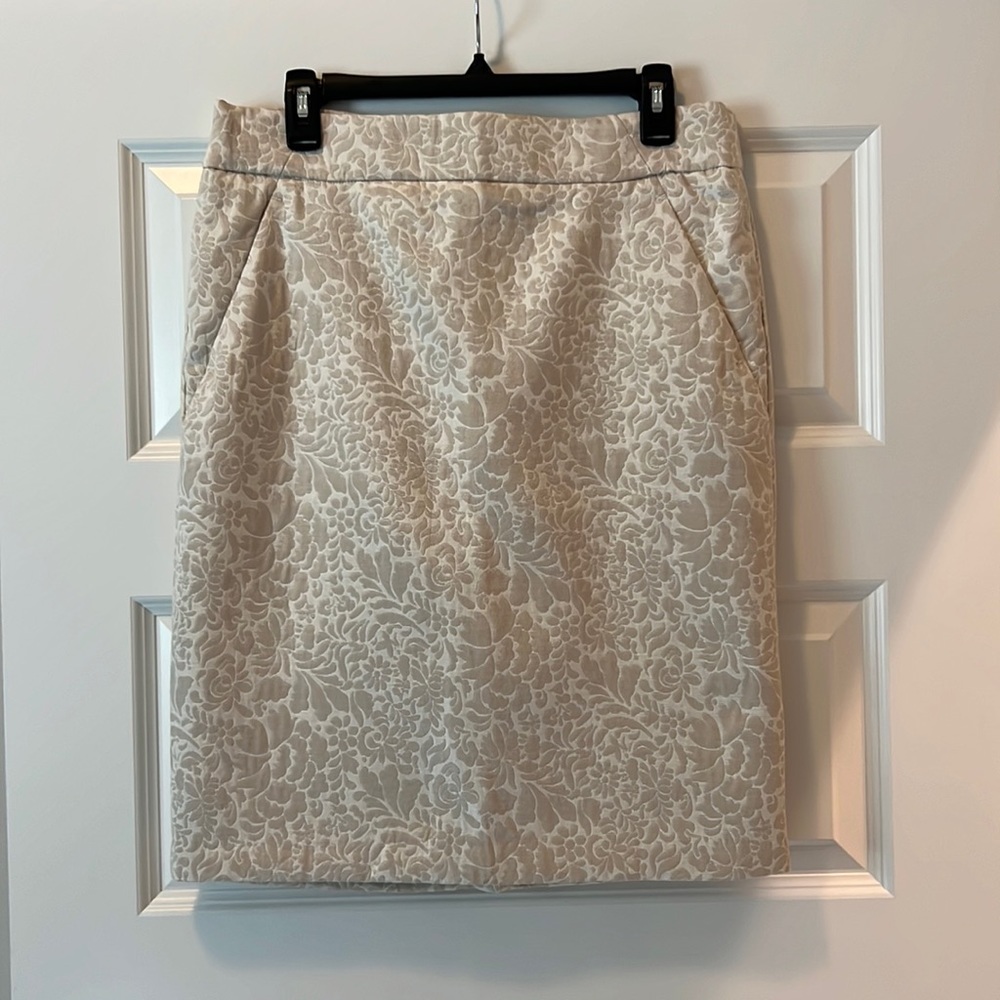 Beautiful cream floral skirt, gorgeous paired w/sweater for a holiday look!